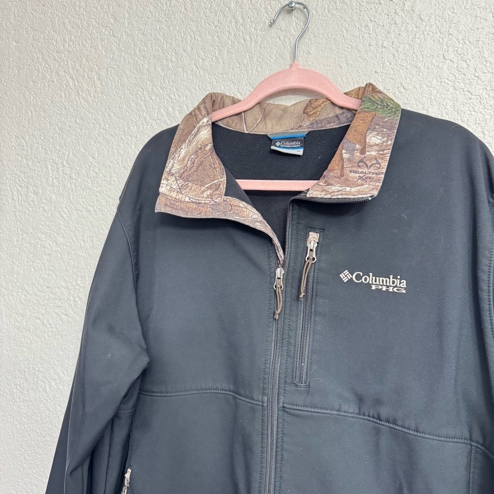 Columbia PFG Men’s XL Softshell Jacket Black Realtree Camo - Picture 6 of 8